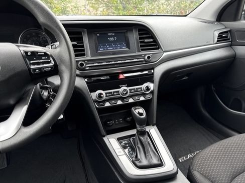 Used 2020 Hyundai Elantra SE w/ Cargo Package (C1) FWD image 24