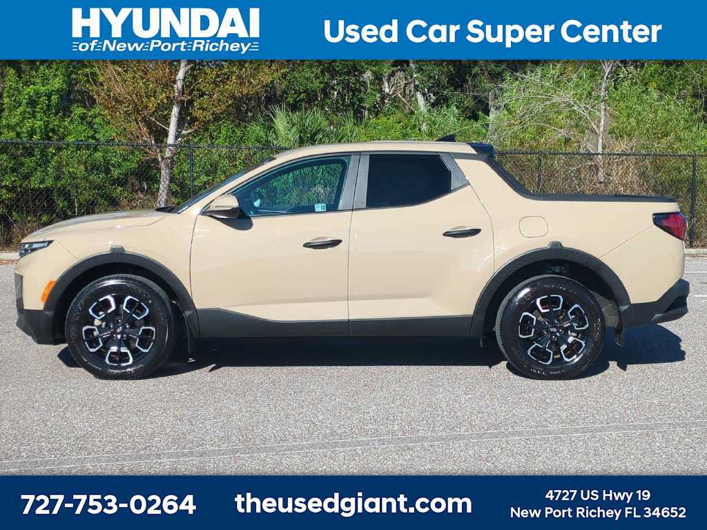 Used 2024 Hyundai Santa Cruz SEL FWD image 2