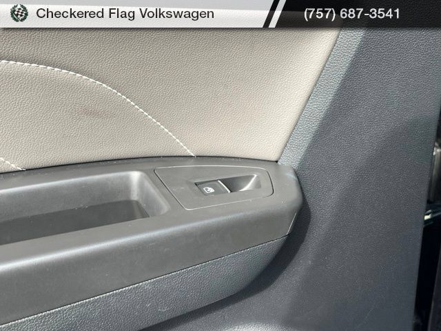 Used 2023 Volkswagen Atlas SE w/ Black Wheel Package FWD image 25