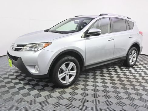 Used 2014 Toyota RAV4 XLE AWD/4WD image 2