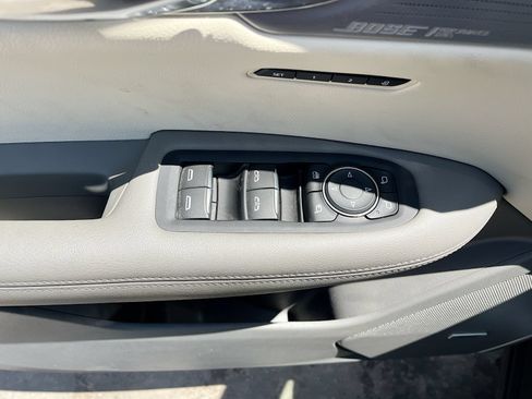 Used 2024 Cadillac XT6 Premium Luxury w/ Technology Package FWD image 18