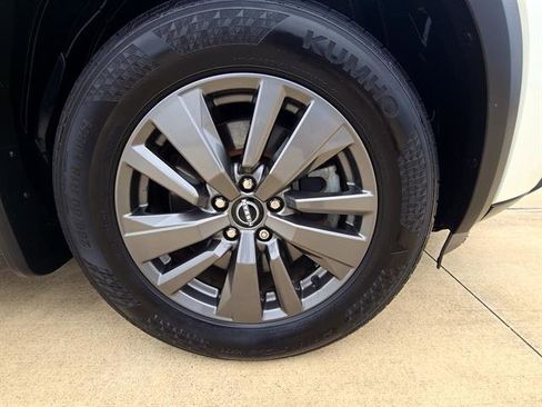 Used 2022 Nissan Pathfinder SV FWD image 26
