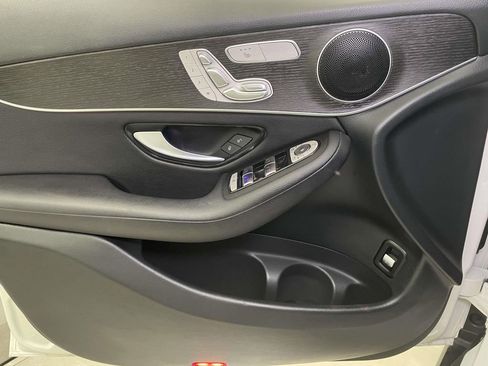 Used 2020 Mercedes-Benz GLC 300 4MATIC image 33