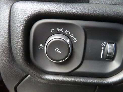 Used 2021 RAM 3500 Tradesman AWD/4WD image 38