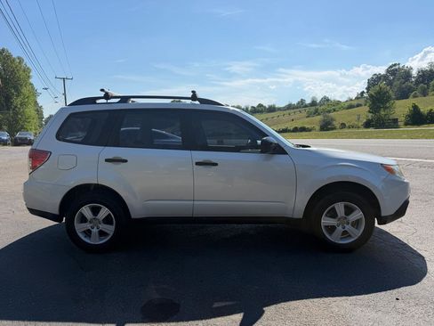 Used 2010 Subaru Forester 2.5X AWD/4WD image 8