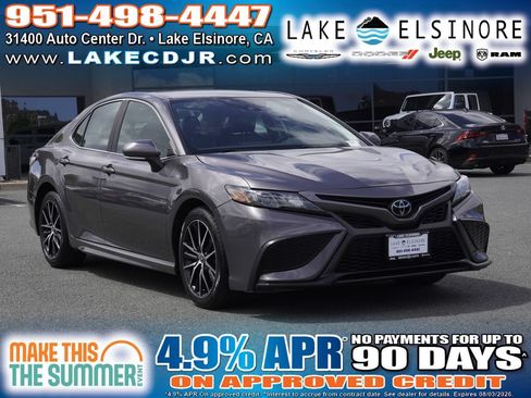 Used 2023 Toyota Camry SE FWD image 1