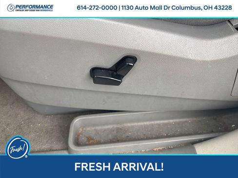 Used 2010 Chrysler Town & Country Touring FWD image 18