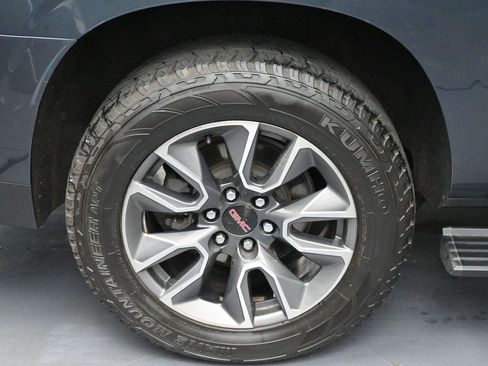 Used 2021 GMC Yukon XL AT4 w/ AT4 Premium Plus Package AWD/4WD image 42