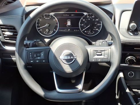 Used 2023 Nissan Rogue S AWD/4WD image 14