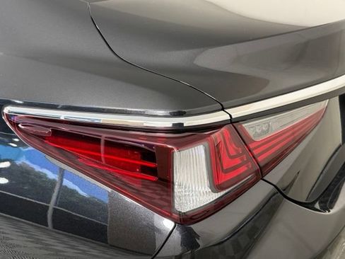 Certified 2025 Lexus ES 350 w/ Premium Package FWD image 18