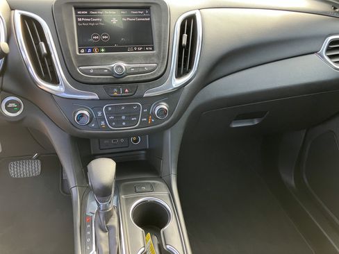 Used 2023 Chevrolet Equinox LT AWD/4WD image 12