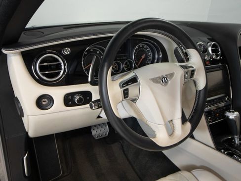 Used 2017 Bentley Continental GT image 22