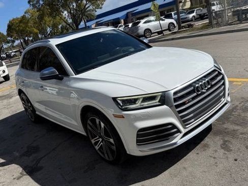 Used 2018 Audi SQ5 Prestige w/ Prestige Package image 3