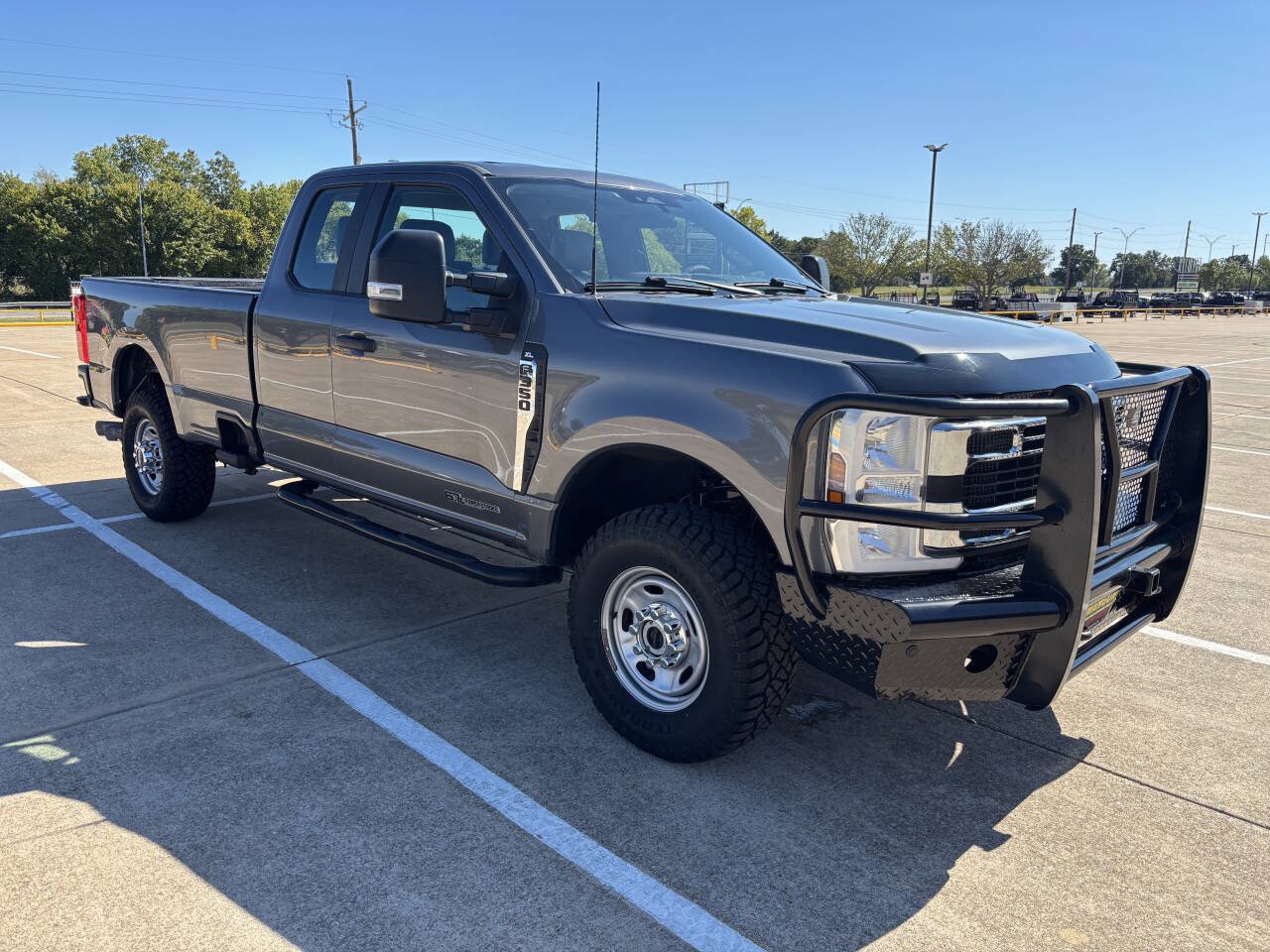 Used 2024 Ford F350 XL w/ FX4 Off-Road Package AWD/4WD image 4