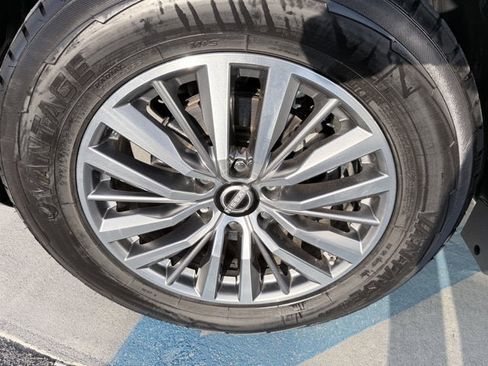 Certified 2021 Nissan Armada SL w/ Captain's Chairs Package image 31