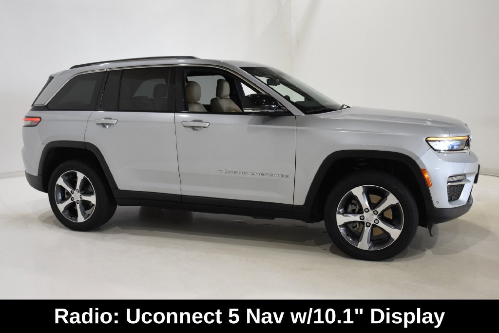 Used 2023 Jeep Grand Cherokee 4WD 4xe w/ Luxury Tech Group II image 3