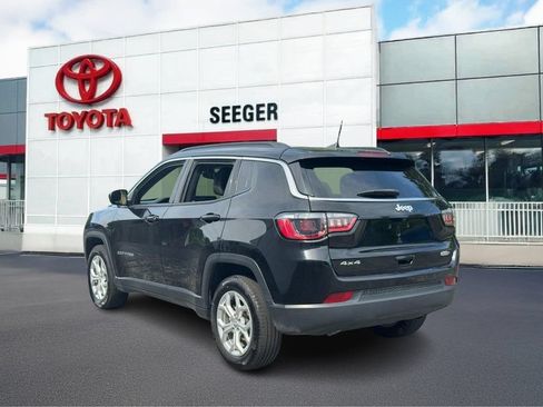 Used 2024 Jeep Compass Latitude AWD/4WD image 9