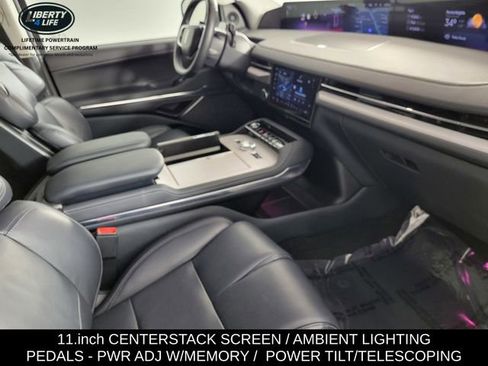 Used 2025 Lincoln Navigator Reserve AWD/4WD image 19
