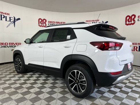 New 2026 Chevrolet TrailBlazer LT w/ Convenience Package FWD image 5
