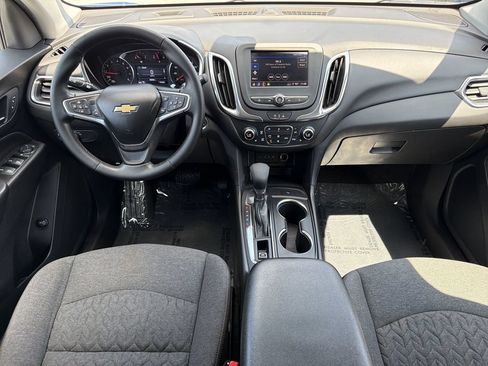 Used 2024 Chevrolet Equinox LT FWD image 2