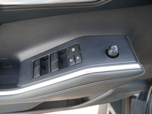 Used 2022 Toyota Highlander XLE image 17