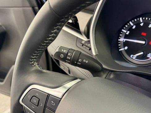 Used 2021 Toyota Highlander XLE image 17