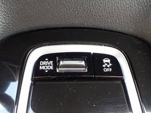 Used 2025 Toyota Corolla SE FWD image 28