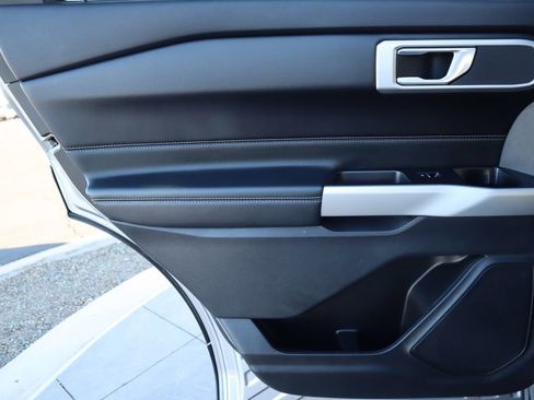 Used 2022 Ford Explorer XLT w/ Equipment Group 202A image 25