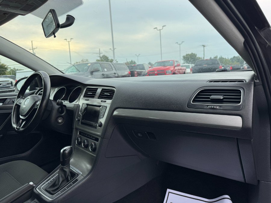 Used 2015 Volkswagen Golf S FWD image 20