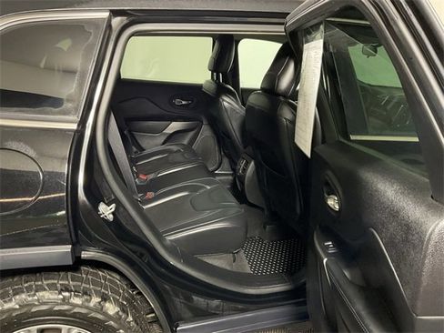 Used 2020 Jeep Cherokee Latitude Plus w/ Cold Weather Group image 31