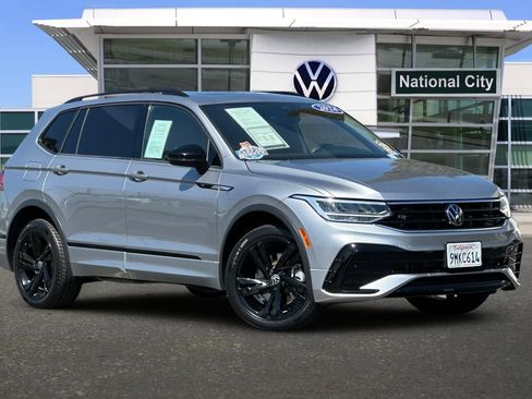 Certified 2024 Volkswagen Tiguan SE R-Line FWD image 2