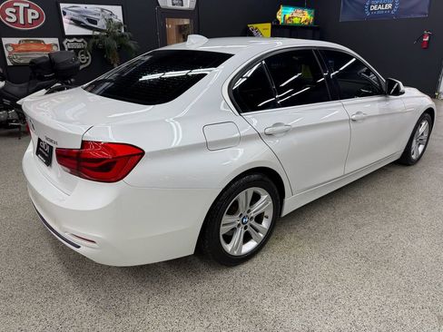 Used 2018 BMW 330i xDrive Sedan AWD/4WD image 5