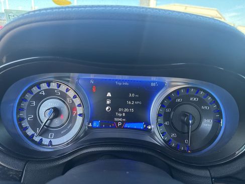 Used 2023 Chrysler 300 S RWD image 14