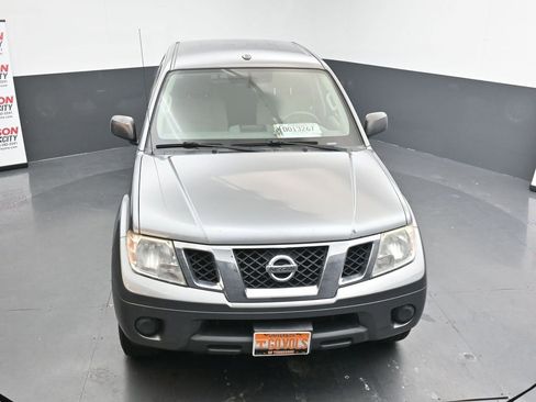 Used 2016 Nissan Frontier SV image 11