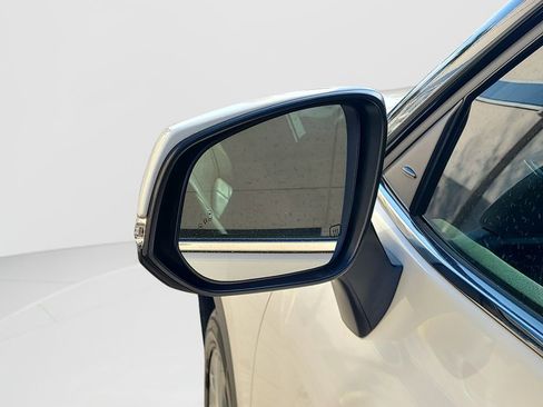 Used 2021 Toyota Highlander Platinum image 11