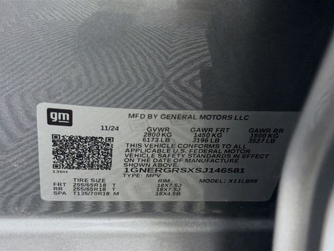 Used 2025 Chevrolet Traverse LT FWD image 12