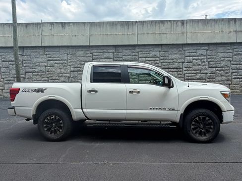 Used 2018 Nissan Titan PRO-4X w/ Pro-4x Convenience Package AWD/4WD image 5