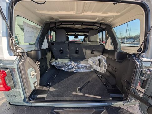 New 2026 Jeep Wrangler Unlimited Rubicon image 12