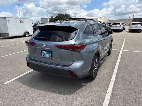 Used 2021 Toyota Highlander XLE FWD image 5