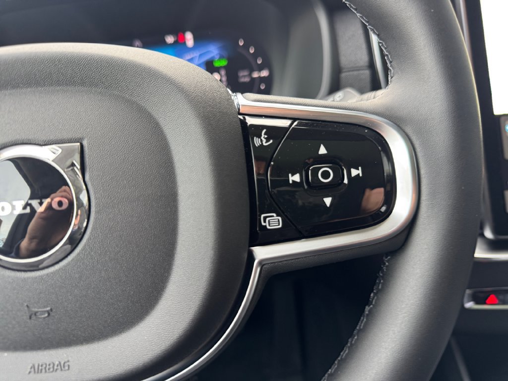 New 2027 Volvo XC90 T8 Plus AWD/4WD image 17