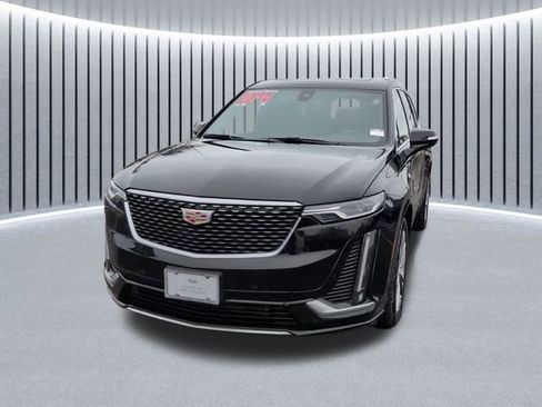 Used 2024 Cadillac XT6 Premium Luxury AWD/4WD image 11
