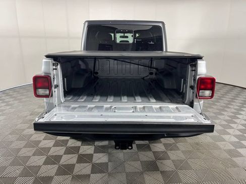 Used 2022 Jeep Gladiator Sport AWD/4WD image 36