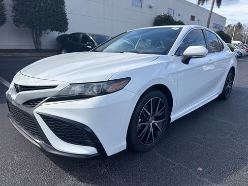 Used 2023 Toyota Camry SE w/ Convenience Package image 7