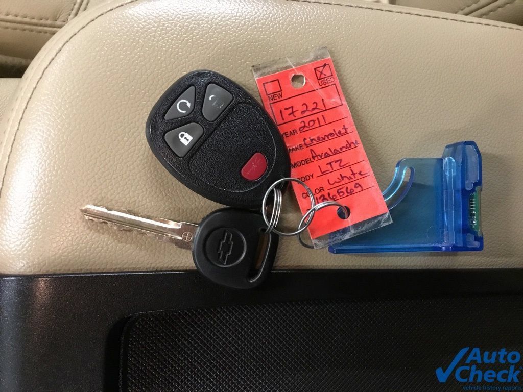 Used 2011 Chevrolet Avalanche LTZ AWD/4WD image 64