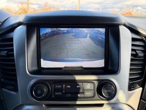 Used 2018 GMC Yukon SLT image 31