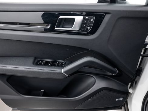 Certified 2023 Porsche Cayenne image 18