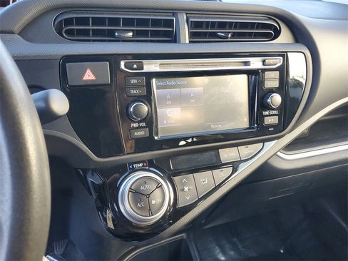 Used 2015 Toyota Prius C Four image 29