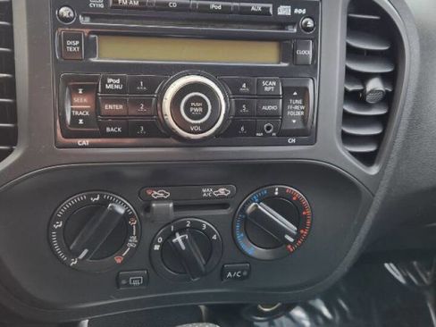 Used 2013 Nissan Juke S image 11