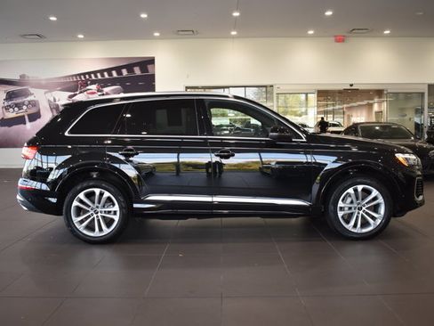 Certified 2025 Audi Q7 3.0T Premium w/ Convenience Package image 11