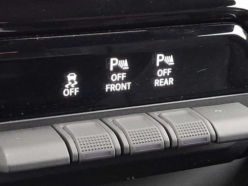Used 2025 RAM 1500 Big Horn AWD/4WD image 24